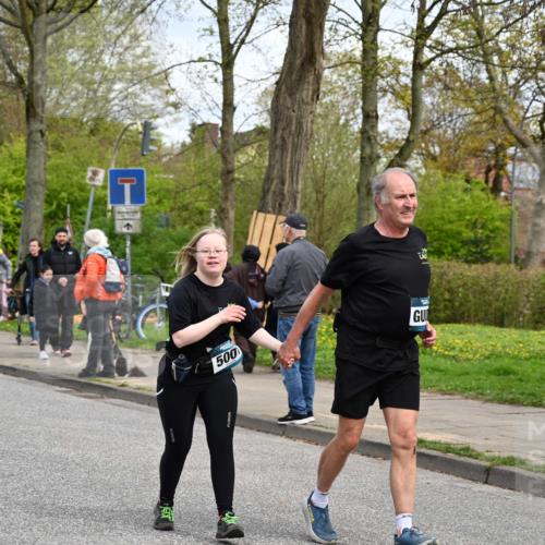 12.04.2026 - 45. Internationalen Wilhelmsburger Insellauf J. Mangold http://msf.ph/oto/9515885 12.04.2026 13:16:47 Ziel 5404, 3704, 3846, 2316, 5487, 3040, 4752, 3886, 3886, 3097, 2942, 3575, 2670, 3061, 3281, 3281, 4315, 4867, 4868, 4130, 4129, 2609, 2610, 2571, 5001, 5532, 4392, 4642 meine-sportfotos.de