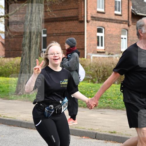 12.04.2026 - 45. Internationalen Wilhelmsburger Insellauf J. Mangold http://msf.ph/oto/9515907 12.04.2026 13:16:48 Ziel 5404, 3704, 3846, 2316, 5487, 3040, 4752, 3886, 3097, 2942, 3097, 2942, 3575, 2670, 3061, 3281, 4315, 4315, 4867, 4868, 4130, 4129, 2609, 2610, 2571, 5001, 5532, 4392, 4642, 4957 meine-sportfotos.de