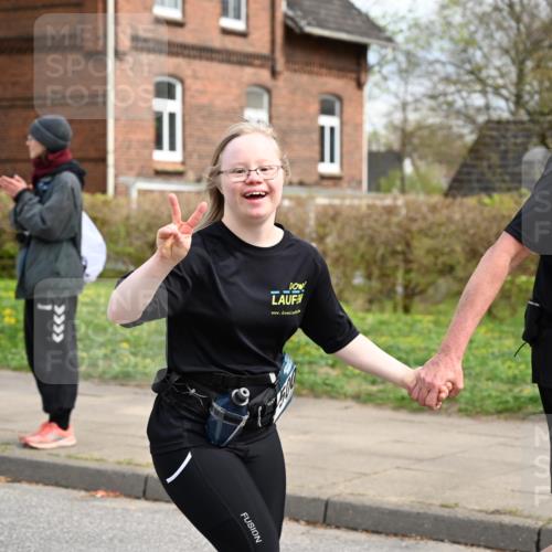 12.04.2026 - 45. Internationalen Wilhelmsburger Insellauf J. Mangold http://msf.ph/oto/9515912 12.04.2026 13:16:49 Ziel 5404, 3704, 3846, 2316, 5487, 3040, 4752, 3886, 3097, 2942, 3575, 2670, 3061, 3281, 4315, 4867, 4867, 4868, 4130, 4129, 2609, 2610, 2571, 5001, 5532, 4392, 4642, 4957, 3900 meine-sportfotos.de