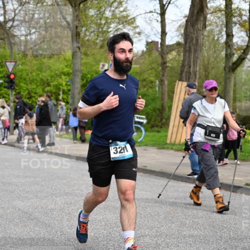 12.04.2026 - 45. Internationalen Wilhelmsburger Insellauf J. Mangold http://msf.ph/oto/9515949 12.04.2026 13:16:55 Ziel 3846, 2316, 5487, 3040, 4752, 3886, 3097, 2942, 3575, 2670, 3061, 3281, 4315, 4867, 4868, 4130, 4129, 2609, 2610, 2571, 5001, 5532, 4392, 5532, 4392, 4642, 4957, 3900, 5759, 2030, 3199, 3453, 3455 meine-sportfotos.de