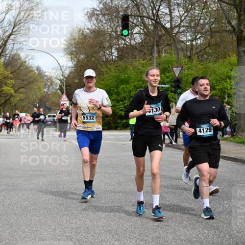 12.04.2026 - 45. Internationalen Wilhelmsburger Insellauf J. Mangold http://msf.ph/oto/9515968 12.04.2026 13:17:03 Ziel 5487, 3040, 4752, 3886, 3097, 2942, 3575, 2670, 3061, 3281, 4315, 4867, 4868, 4130, 4130, 4129, 2609, 2610, 2571, 5001, 5532, 4392, 4642, 4957, 3900, 5759, 5759, 2030, 3199, 3453, 3455, 4194, 5717, 4804, 3604 meine-sportfotos.de