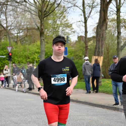 12.04.2026 - 45. Internationalen Wilhelmsburger Insellauf J. Mangold http://msf.ph/oto/9516130 12.04.2026 13:17:30 Ziel 2571, 5001, 5532, 4392, 4642, 4957, 3900, 5759, 2030, 3199, 3453, 3455, 4194, 5717, 4804, 3604, 2125, 2520, 5204, 3272, 4690, 3252, 4697, 2903, 4104, 5465, 4998, 5332, 5332, 4203, 4202, 5836, 2759, 4487, 2833, 3879 meine-sportfotos.de