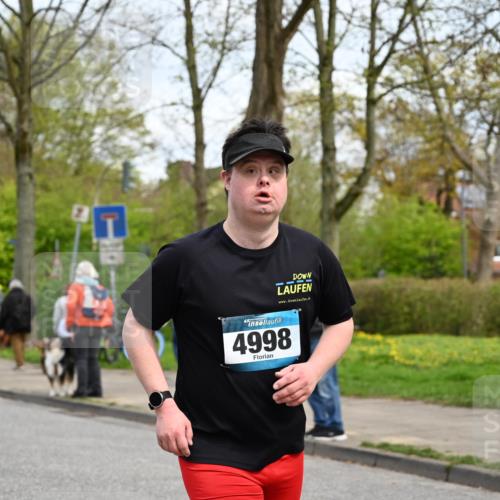 12.04.2026 - 45. Internationalen Wilhelmsburger Insellauf J. Mangold http://msf.ph/oto/9516138 12.04.2026 13:17:31 Ziel 5001, 5532, 4392, 4642, 4957, 3900, 5759, 2030, 3199, 3453, 3455, 4194, 5717, 4804, 3604, 2125, 2520, 5204, 3272, 4690, 3252, 4697, 2903, 4104, 5465, 4998, 5332, 4203, 4202, 5836, 2759, 4487, 2833, 3879 meine-sportfotos.de