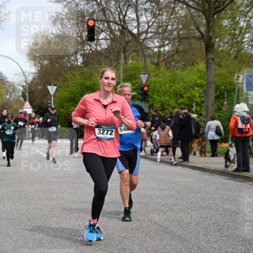 12.04.2026 - 45. Internationalen Wilhelmsburger Insellauf J. Mangold http://msf.ph/oto/9516151 12.04.2026 13:17:33 Ziel 4642, 4957, 3900, 5759, 2030, 3199, 3453, 3455, 4194, 5717, 4804, 3604, 2125, 2520, 5204, 5204, 3272, 4690, 3252, 4697, 2903, 4104, 5465, 4998, 5332, 4203, 4203, 4202, 5836, 2759, 4487, 2833, 3879, 3630, 5714, 4213 meine-sportfotos.de