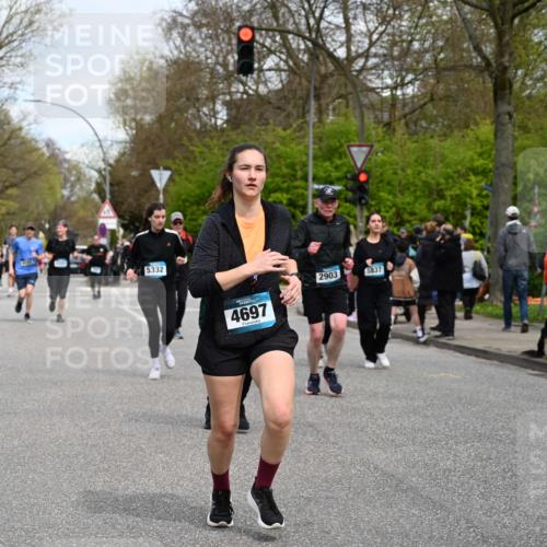 12.04.2026 - 45. Internationalen Wilhelmsburger Insellauf J. Mangold http://msf.ph/oto/9516164 12.04.2026 13:17:37 Ziel 4957, 3900, 5759, 2030, 3199, 3453, 3455, 4194, 5717, 4804, 3604, 2125, 2520, 5204, 3272, 4690, 3252, 4697, 2903, 2903, 4104, 5465, 4998, 5332, 4203, 4202, 5836, 2759, 4487, 2833, 3879, 3630, 5714, 4213, 2516, 2517 meine-sportfotos.de