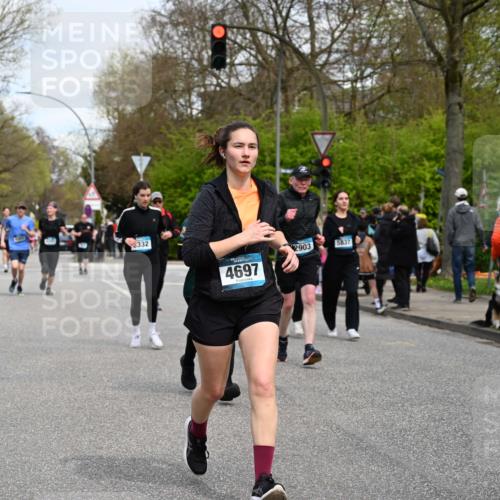 12.04.2026 - 45. Internationalen Wilhelmsburger Insellauf J. Mangold http://msf.ph/oto/9516165 12.04.2026 13:17:37 Ziel 4957, 3900, 5759, 2030, 3199, 3453, 3455, 4194, 5717, 4804, 3604, 2125, 2520, 5204, 3272, 4690, 3252, 4697, 2903, 2903, 4104, 5465, 4998, 5332, 4203, 4202, 5836, 2759, 4487, 2833, 3879, 3630, 5714, 4213, 2516, 2517 meine-sportfotos.de