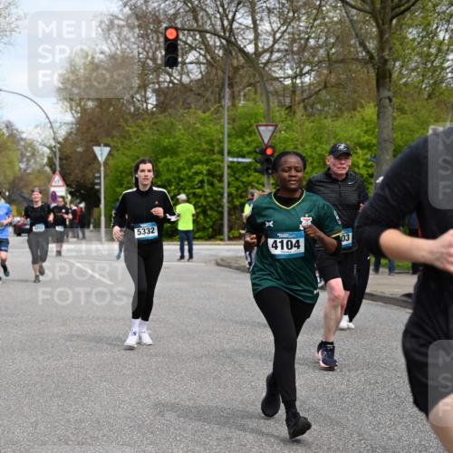 12.04.2026 - 45. Internationalen Wilhelmsburger Insellauf J. Mangold http://msf.ph/oto/9516171 12.04.2026 13:17:38 Ziel 3900, 5759, 2030, 3199, 3453, 3455, 4194, 5717, 4804, 3604, 2125, 2520, 5204, 3272, 4690, 3252, 4697, 2903, 4104, 5465, 4998, 5332, 4203, 4202, 5836, 2759, 4487, 4487, 2833, 3879, 3630, 5714, 4213, 2516, 2517, 4031 meine-sportfotos.de