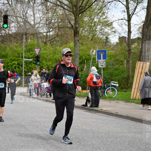 12.04.2026 - 45. Internationalen Wilhelmsburger Insellauf J. Mangold http://msf.ph/oto/9516197 12.04.2026 13:17:41 Ziel 2030, 3199, 3453, 3455, 4194, 5717, 4804, 3604, 2125, 2520, 5204, 3272, 4690, 3252, 4697, 2903, 4104, 5465, 4998, 5332, 4203, 4202, 5836, 2759, 4487, 2833, 3879, 3630, 5714, 4213, 2516, 2517, 4031, 3694, 2018 meine-sportfotos.de