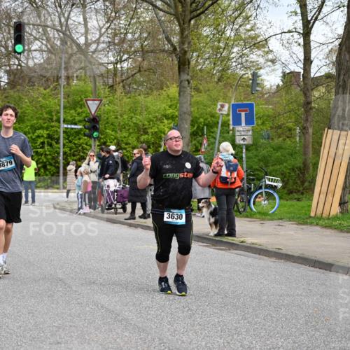12.04.2026 - 45. Internationalen Wilhelmsburger Insellauf J. Mangold http://msf.ph/oto/9516223 12.04.2026 13:17:49 Ziel 5717, 4804, 3604, 2125, 2520, 5204, 3272, 4690, 3252, 4697, 2903, 4104, 5465, 4998, 5332, 4203, 4202, 5836, 2759, 4487, 2833, 3879, 3630, 5714, 4213, 2516, 2517, 2516, 2517, 4031, 3694, 2018, 2961, 3248, 2570, 2573, 3277 meine-sportfotos.de