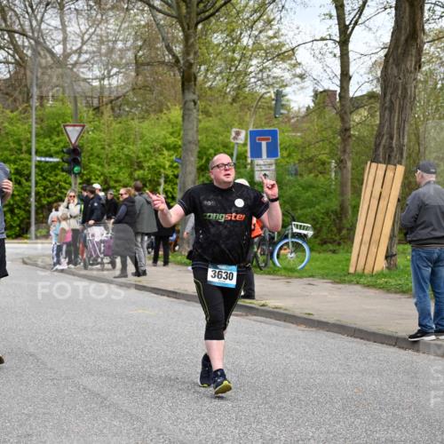 12.04.2026 - 45. Internationalen Wilhelmsburger Insellauf J. Mangold http://msf.ph/oto/9516228 12.04.2026 13:17:49 Ziel 5717, 4804, 3604, 2125, 2520, 5204, 3272, 4690, 3252, 4697, 2903, 4104, 5465, 4998, 5332, 4203, 4202, 5836, 2759, 4487, 2833, 3879, 3630, 5714, 4213, 2516, 2517, 2516, 2517, 4031, 3694, 2018, 2961, 3248, 2570, 2573, 3277 meine-sportfotos.de