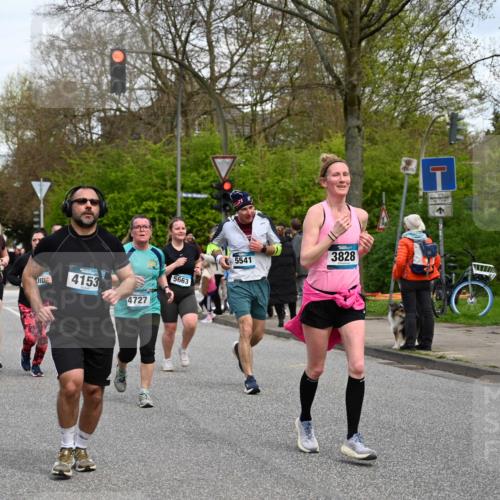 12.04.2026 - 45. Internationalen Wilhelmsburger Insellauf J. Mangold http://msf.ph/oto/9516376 12.04.2026 13:18:11 Ziel 4202, 5836, 2759, 4487, 2833, 3879, 3630, 5714, 4213, 2516, 2517, 4031, 3694, 2018, 2961, 3248, 2570, 2573, 3277, 3828, 4948, 5488, 5663, 4727, 5541, 4153, 3528, 3527, 4400, 4403, 4556, 4626, 2019, 3940, 3482, 3524, 2572 meine-sportfotos.de