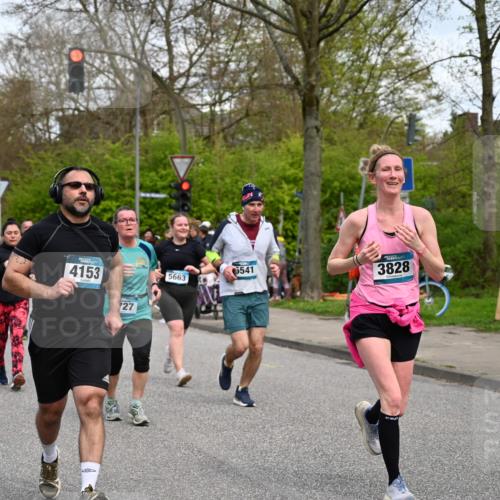 12.04.2026 - 45. Internationalen Wilhelmsburger Insellauf J. Mangold http://msf.ph/oto/9516382 12.04.2026 13:18:11 Ziel 4202, 5836, 2759, 4487, 2833, 3879, 3630, 5714, 4213, 2516, 2517, 4031, 3694, 2018, 2961, 3248, 2570, 2573, 3277, 3828, 4948, 5488, 5663, 4727, 5541, 4153, 3528, 3527, 4400, 4403, 4556, 4626, 2019, 3940, 3482, 3524, 2572 meine-sportfotos.de