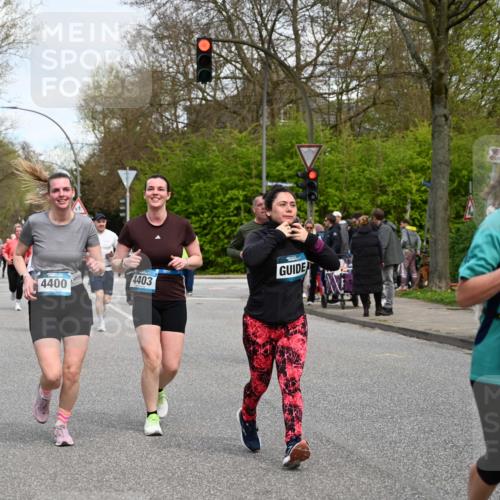 12.04.2026 - 45. Internationalen Wilhelmsburger Insellauf J. Mangold http://msf.ph/oto/9516394 12.04.2026 13:18:13 Ziel 4487, 2833, 3879, 3630, 5714, 4213, 2516, 2517, 4031, 3694, 2018, 2961, 3248, 2570, 2573, 3277, 3828, 4948, 5488, 5663, 4727, 5541, 4153, 3528, 3527, 4400, 4403, 4556, 4626, 2019, 3940, 3482, 3524, 2572, 3587, 4734 meine-sportfotos.de
