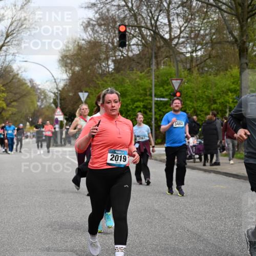 12.04.2026 - 45. Internationalen Wilhelmsburger Insellauf J. Mangold http://msf.ph/oto/9516456 12.04.2026 13:18:21 Ziel 3630, 5714, 4213, 2516, 2517, 4031, 3694, 2018, 2961, 3248, 2570, 2573, 3277, 3828, 4948, 5488, 5663, 4727, 5541, 4153, 3528, 3527, 4400, 4403, 4556, 4556, 4626, 2019, 3940, 3482, 3524, 2572, 3587, 4734, 2061, 4020 meine-sportfotos.de