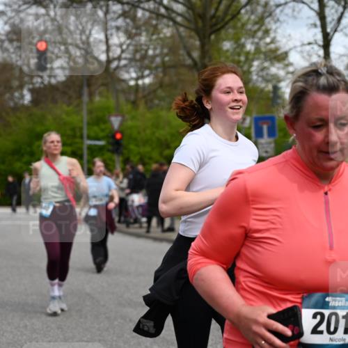 12.04.2026 - 45. Internationalen Wilhelmsburger Insellauf J. Mangold http://msf.ph/oto/9516472 12.04.2026 13:18:23 Ziel 2516, 2517, 4031, 3694, 2018, 2961, 3248, 2570, 2573, 3277, 3828, 4948, 5488, 5663, 4727, 5541, 4153, 3528, 3527, 4400, 4403, 4556, 4626, 2019, 3940, 3482, 3524, 2572, 2572, 3587, 4734, 2061, 4020 meine-sportfotos.de