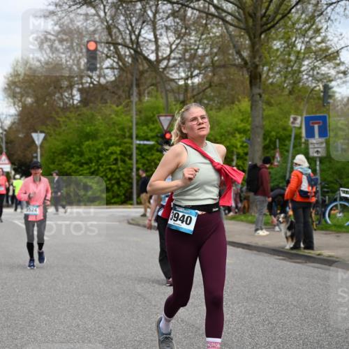 12.04.2026 - 45. Internationalen Wilhelmsburger Insellauf J. Mangold http://msf.ph/oto/9516478 12.04.2026 13:18:24 Ziel 2516, 2517, 4031, 3694, 2018, 2961, 3248, 2570, 2573, 3277, 3828, 4948, 5488, 5663, 4727, 5541, 4153, 3528, 3527, 4400, 4403, 4556, 4626, 4626, 2019, 3940, 3482, 3524, 2572, 3587, 4734, 3587, 4734, 2061, 4020, 5849, 4639, 3809, 4660 meine-sportfotos.de