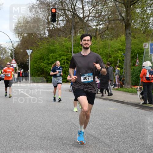 12.04.2026 - 45. Internationalen Wilhelmsburger Insellauf J. Mangold http://msf.ph/oto/9516558 12.04.2026 13:19:05 Ziel 2061, 4020, 5849, 4639, 3809, 4660, 2174, 5019, 4543, 4793, 5786, 4112, 3071, 2027, 5007, 4594, 4984, 3927, 3193, 4469, 5327, 3125, 4518, 5778, 2799, 4972, 3265 meine-sportfotos.de