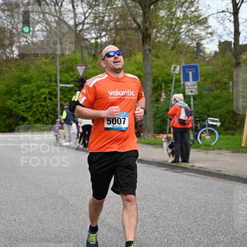 12.04.2026 - 45. Internationalen Wilhelmsburger Insellauf J. Mangold http://msf.ph/oto/9516595 12.04.2026 13:19:11 Ziel 5849, 4639, 3809, 4660, 2174, 5019, 4543, 4793, 5786, 4112, 3071, 2027, 5007, 5007, 4594, 4984, 3927, 3193, 4469, 5327, 3125, 4518, 5778, 2799, 2799, 4972, 3265, 5003, 3857, 2946 meine-sportfotos.de