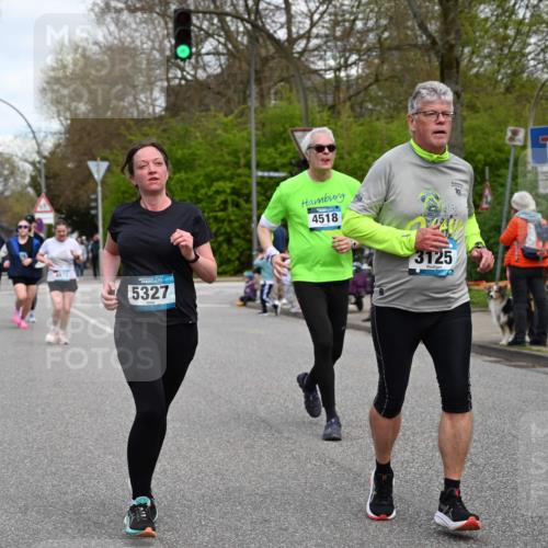 12.04.2026 - 45. Internationalen Wilhelmsburger Insellauf J. Mangold http://msf.ph/oto/9516612 12.04.2026 13:19:15 Ziel 5019, 4543, 4793, 5786, 4112, 3071, 2027, 5007, 4594, 4984, 3927, 3193, 4469, 5327, 3125, 4518, 5778, 2799, 4972, 4972, 3265, 5003, 3857, 2946, 4905, 4274, 2534, 4936 meine-sportfotos.de