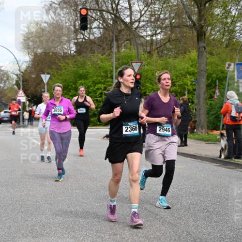 12.04.2026 - 45. Internationalen Wilhelmsburger Insellauf J. Mangold http://msf.ph/oto/9516703 12.04.2026 13:19:32 Ziel 5007, 4594, 4984, 3927, 3193, 4469, 5327, 3125, 4518, 5778, 2799, 4972, 3265, 5003, 3857, 2946, 4905, 4274, 2534, 4936, 2366, 3655, 2261, 2264, 3448, 3449, 2894, 2888 meine-sportfotos.de