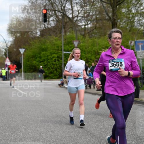 12.04.2026 - 45. Internationalen Wilhelmsburger Insellauf J. Mangold http://msf.ph/oto/9516724 12.04.2026 13:19:35 Ziel 5007, 4594, 4984, 3927, 3193, 4469, 5327, 3125, 4518, 5778, 2799, 4972, 3265, 5003, 3857, 2946, 2946, 4905, 4274, 2534, 4936, 2366, 3655, 2261, 2264, 3448, 3449, 2894, 2888 meine-sportfotos.de