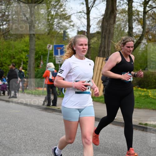 12.04.2026 - 45. Internationalen Wilhelmsburger Insellauf J. Mangold http://msf.ph/oto/9516738 12.04.2026 13:19:37 Ziel 4594, 4984, 3927, 3193, 4469, 5327, 3125, 4518, 5778, 2799, 4972, 3265, 5003, 3857, 2946, 4905, 4274, 2534, 2534, 4936, 2366, 3655, 2261, 2264, 3448, 3449, 2894, 2888, 3898 meine-sportfotos.de