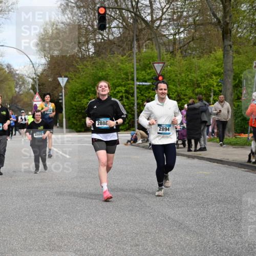 12.04.2026 - 45. Internationalen Wilhelmsburger Insellauf J. Mangold http://msf.ph/oto/9516790 12.04.2026 13:19:55 Ziel 5003, 3857, 2946, 4905, 4274, 2534, 4936, 2366, 3655, 2261, 2264, 3448, 3449, 2894, 2888, 2894, 2888, 3898, 2431, 4121, 5308, 2431, 4121, 5308, 3236, 4718, 2247, 3203, 5342, 3822, 3821, 4999, 4803, 2224, 4223 meine-sportfotos.de