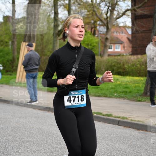 12.04.2026 - 45. Internationalen Wilhelmsburger Insellauf J. Mangold http://msf.ph/oto/9516885 12.04.2026 13:20:08 Ziel 2261, 2264, 3448, 3449, 2894, 2888, 3898, 2431, 4121, 5308, 3236, 4718, 2247, 3203, 5342, 3822, 3821, 4999, 4803, 2224, 4223, 4224, 4224, 4954, 5258, 3284, 2469, 4305, 2013, 3233 meine-sportfotos.de