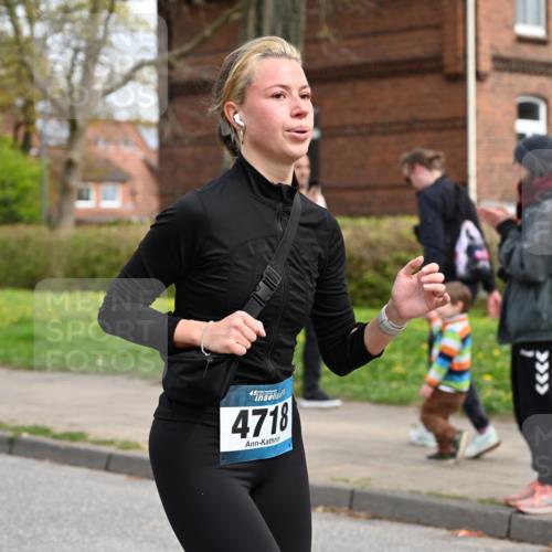 12.04.2026 - 45. Internationalen Wilhelmsburger Insellauf J. Mangold http://msf.ph/oto/9516890 12.04.2026 13:20:08 Ziel 2261, 2264, 3448, 3449, 2894, 2888, 3898, 2431, 4121, 5308, 3236, 4718, 2247, 3203, 5342, 3822, 3821, 4999, 4803, 2224, 4223, 4224, 4224, 4954, 5258, 3284, 2469, 4305, 2013, 3233 meine-sportfotos.de