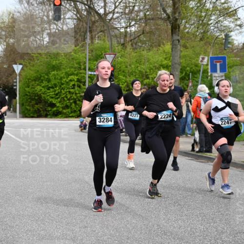 12.04.2026 - 45. Internationalen Wilhelmsburger Insellauf J. Mangold http://msf.ph/oto/9516921 12.04.2026 13:20:15 Ziel 3448, 3449, 2894, 2888, 3898, 2431, 4121, 5308, 3236, 4718, 2247, 3203, 5342, 5342, 3822, 3821, 4999, 4803, 2224, 4223, 4224, 4954, 5258, 3284, 2469, 2469, 4305, 2013, 3233, 5230, 3766, 4103 meine-sportfotos.de