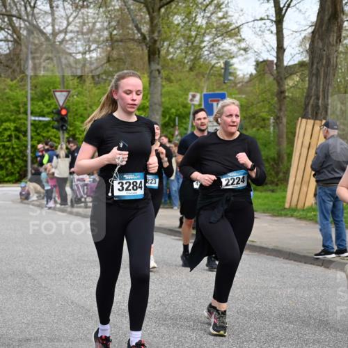 12.04.2026 - 45. Internationalen Wilhelmsburger Insellauf J. Mangold http://msf.ph/oto/9516930 12.04.2026 13:20:16 Ziel 3448, 3449, 2894, 2888, 3898, 2431, 4121, 5308, 3236, 4718, 2247, 3203, 5342, 3822, 3821, 3822, 3821, 4999, 4803, 2224, 4223, 4224, 4954, 5258, 3284, 2469, 4305, 2013, 3233, 5230, 3766, 4103 meine-sportfotos.de