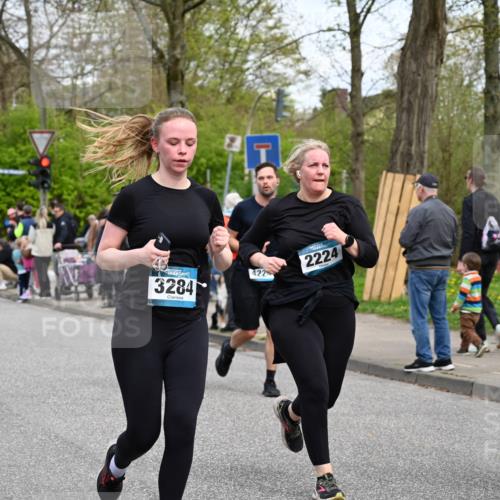 12.04.2026 - 45. Internationalen Wilhelmsburger Insellauf J. Mangold http://msf.ph/oto/9516932 12.04.2026 13:20:16 Ziel 3448, 3449, 2894, 2888, 3898, 2431, 4121, 5308, 3236, 4718, 2247, 3203, 5342, 3822, 3821, 3822, 3821, 4999, 4803, 2224, 4223, 4224, 4954, 5258, 3284, 2469, 4305, 2013, 3233, 5230, 3766, 4103 meine-sportfotos.de