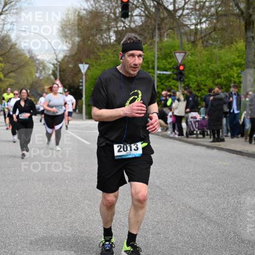 12.04.2026 - 45. Internationalen Wilhelmsburger Insellauf J. Mangold http://msf.ph/oto/9516947 12.04.2026 13:20:18 Ziel 2894, 2888, 3898, 2431, 4121, 5308, 3236, 4718, 2247, 3203, 5342, 3822, 3821, 4999, 4803, 4803, 2224, 4223, 4224, 4954, 5258, 3284, 2469, 4305, 4305, 2013, 3233, 5230, 3766, 4103 meine-sportfotos.de