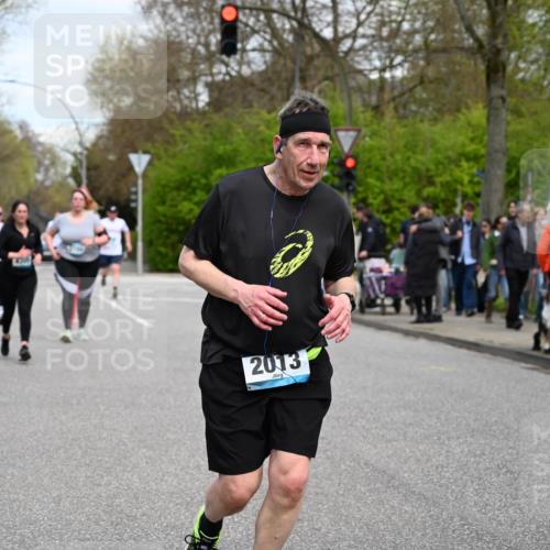 12.04.2026 - 45. Internationalen Wilhelmsburger Insellauf J. Mangold http://msf.ph/oto/9516950 12.04.2026 13:20:19 Ziel 2894, 2888, 3898, 2431, 4121, 5308, 3236, 4718, 2247, 3203, 5342, 3822, 3821, 4999, 4803, 2224, 4223, 2224, 4223, 4224, 4954, 5258, 3284, 2469, 4305, 2013, 2013, 3233, 5230, 3766, 4103 meine-sportfotos.de