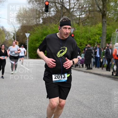 12.04.2026 - 45. Internationalen Wilhelmsburger Insellauf J. Mangold http://msf.ph/oto/9516951 12.04.2026 13:20:19 Ziel 2894, 2888, 3898, 2431, 4121, 5308, 3236, 4718, 2247, 3203, 5342, 3822, 3821, 4999, 4803, 2224, 4223, 2224, 4223, 4224, 4954, 5258, 3284, 2469, 4305, 2013, 2013, 3233, 5230, 3766, 4103 meine-sportfotos.de