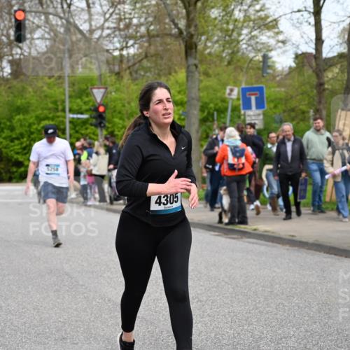 12.04.2026 - 45. Internationalen Wilhelmsburger Insellauf J. Mangold http://msf.ph/oto/9516966 12.04.2026 13:20:23 Ziel 3898, 2431, 4121, 5308, 3236, 4718, 2247, 3203, 5342, 3822, 3821, 4999, 4803, 2224, 4223, 4224, 4954, 5258, 3284, 2469, 4305, 2013, 3233, 5230, 3766, 4103, 4341, 5633, 4284, 4293 meine-sportfotos.de