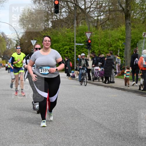 12.04.2026 - 45. Internationalen Wilhelmsburger Insellauf J. Mangold http://msf.ph/oto/9516981 12.04.2026 13:20:25 Ziel 3898, 2431, 4121, 5308, 3236, 4718, 2247, 3203, 5342, 3822, 3821, 4999, 4803, 2224, 4223, 4224, 4954, 5258, 3284, 2469, 4305, 2013, 3233, 5230, 3766, 3766, 4103, 4341, 5633, 4284, 4293, 5543 meine-sportfotos.de