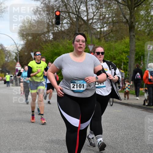 12.04.2026 - 45. Internationalen Wilhelmsburger Insellauf J. Mangold http://msf.ph/oto/9516985 12.04.2026 13:20:26 Ziel 2431, 4121, 5308, 3236, 4718, 2247, 3203, 5342, 3822, 3821, 4999, 4803, 2224, 4223, 4224, 4954, 5258, 3284, 2469, 4305, 2013, 3233, 5230, 3766, 4103, 4103, 4341, 5633, 4284, 4293, 5543 meine-sportfotos.de