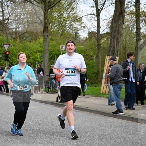 12.04.2026 - 45. Internationalen Wilhelmsburger Insellauf J. Mangold http://msf.ph/oto/9517003 12.04.2026 13:20:31 Ziel 2431, 4121, 5308, 3236, 4718, 2247, 3203, 5342, 3822, 3821, 4999, 4803, 2224, 4223, 4224, 4954, 5258, 3284, 2469, 4305, 2013, 2013, 3233, 5230, 3766, 4103, 4341, 5633, 4284, 4293, 5543, 2363, 2101 meine-sportfotos.de
