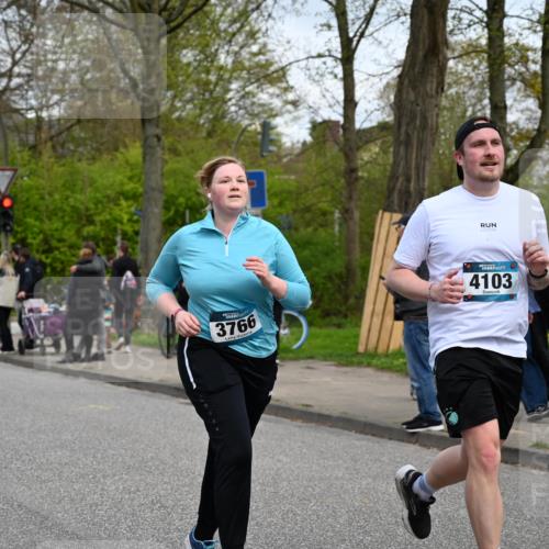 12.04.2026 - 45. Internationalen Wilhelmsburger Insellauf J. Mangold http://msf.ph/oto/9517010 12.04.2026 13:20:32 Ziel 2431, 4121, 5308, 3236, 4718, 2247, 3203, 5342, 3822, 3821, 4999, 4803, 2224, 4223, 4224, 4954, 5258, 3284, 2469, 4305, 2013, 3233, 3233, 5230, 3766, 4103, 4341, 4341, 5633, 4284, 4293, 5543, 2363, 2101, 4417 meine-sportfotos.de