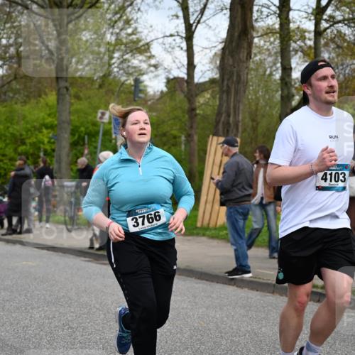 12.04.2026 - 45. Internationalen Wilhelmsburger Insellauf J. Mangold http://msf.ph/oto/9517012 12.04.2026 13:20:32 Ziel 2431, 4121, 5308, 3236, 4718, 2247, 3203, 5342, 3822, 3821, 4999, 4803, 2224, 4223, 4224, 4954, 5258, 3284, 2469, 4305, 2013, 3233, 3233, 5230, 3766, 4103, 4341, 4341, 5633, 4284, 4293, 5543, 2363, 2101, 4417 meine-sportfotos.de