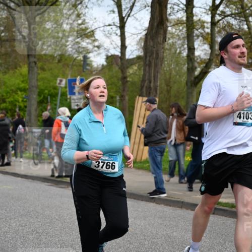 12.04.2026 - 45. Internationalen Wilhelmsburger Insellauf J. Mangold http://msf.ph/oto/9517013 12.04.2026 13:20:32 Ziel 2431, 4121, 5308, 3236, 4718, 2247, 3203, 5342, 3822, 3821, 4999, 4803, 2224, 4223, 4224, 4954, 5258, 3284, 2469, 4305, 2013, 3233, 3233, 5230, 3766, 4103, 4341, 4341, 5633, 4284, 4293, 5543, 2363, 2101, 4417 meine-sportfotos.de