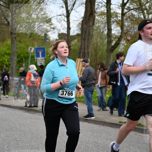 12.04.2026 - 45. Internationalen Wilhelmsburger Insellauf J. Mangold http://msf.ph/oto/9517014 12.04.2026 13:20:32 Ziel 2431, 4121, 5308, 3236, 4718, 2247, 3203, 5342, 3822, 3821, 4999, 4803, 2224, 4223, 4224, 4954, 5258, 3284, 2469, 4305, 2013, 3233, 3233, 5230, 3766, 4103, 4341, 4341, 5633, 4284, 4293, 5543, 2363, 2101, 4417 meine-sportfotos.de