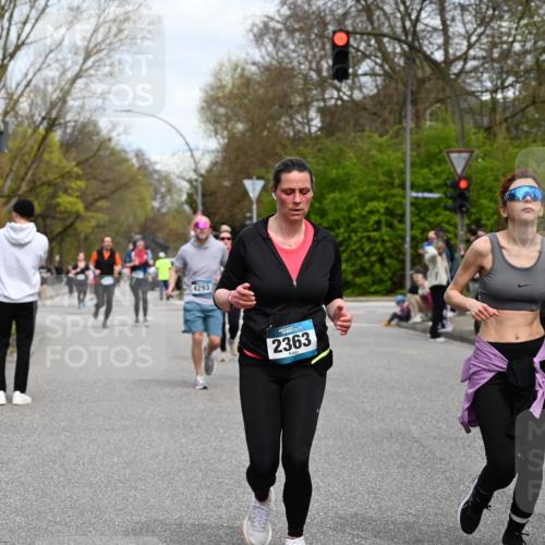 12.04.2026 - 45. Internationalen Wilhelmsburger Insellauf J. Mangold http://msf.ph/oto/9517035 12.04.2026 13:20:39 Ziel 2247, 3203, 5342, 3822, 3821, 4999, 4803, 2224, 4223, 4224, 4954, 5258, 3284, 2469, 4305, 2013, 3233, 5230, 3766, 4103, 4341, 5633, 4284, 4293, 5543, 2363, 2101, 4417, 3552, 3551, 2333, 4018, 5716 meine-sportfotos.de