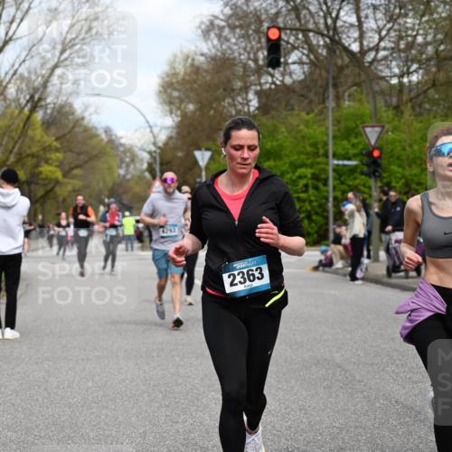 12.04.2026 - 45. Internationalen Wilhelmsburger Insellauf J. Mangold http://msf.ph/oto/9517038 12.04.2026 13:20:40 Ziel 5342, 3822, 3821, 4999, 4803, 2224, 4223, 4224, 4954, 5258, 3284, 2469, 4305, 2013, 3233, 5230, 3766, 4103, 4341, 5633, 4284, 4293, 5543, 2363, 2363, 2101, 4417, 3552, 3551, 2333, 4018, 5716 meine-sportfotos.de