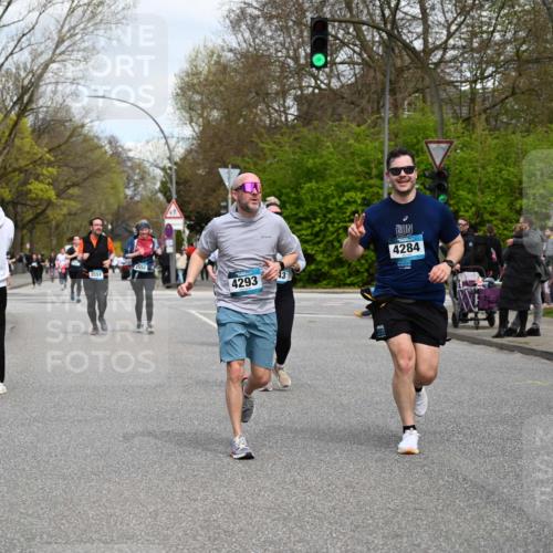 12.04.2026 - 45. Internationalen Wilhelmsburger Insellauf J. Mangold http://msf.ph/oto/9517051 12.04.2026 13:20:42 Ziel 4999, 4803, 2224, 4223, 4224, 4954, 5258, 3284, 2469, 4305, 2013, 3233, 5230, 3766, 4103, 4341, 5633, 4284, 4293, 5543, 2363, 2101, 2101, 4417, 3552, 3551, 2333, 4018, 5716, 4319 meine-sportfotos.de