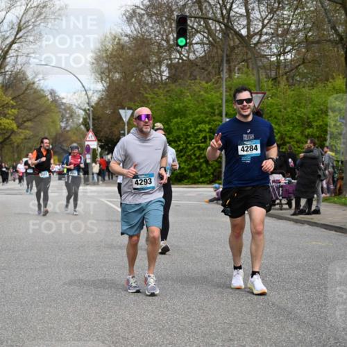 12.04.2026 - 45. Internationalen Wilhelmsburger Insellauf J. Mangold http://msf.ph/oto/9517053 12.04.2026 13:20:42 Ziel 4999, 4803, 2224, 4223, 4224, 4954, 5258, 3284, 2469, 4305, 2013, 3233, 5230, 3766, 4103, 4341, 5633, 4284, 4293, 5543, 2363, 2101, 2101, 4417, 3552, 3551, 2333, 4018, 5716, 4319 meine-sportfotos.de