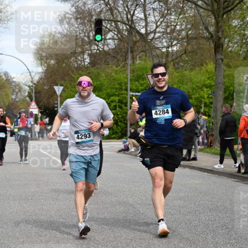 12.04.2026 - 45. Internationalen Wilhelmsburger Insellauf J. Mangold http://msf.ph/oto/9517059 12.04.2026 13:20:42 Ziel 4999, 4803, 2224, 4223, 4224, 4954, 5258, 3284, 2469, 4305, 2013, 3233, 5230, 3766, 4103, 4341, 5633, 4284, 4293, 5543, 2363, 2101, 2101, 4417, 3552, 3551, 2333, 4018, 5716, 4319 meine-sportfotos.de