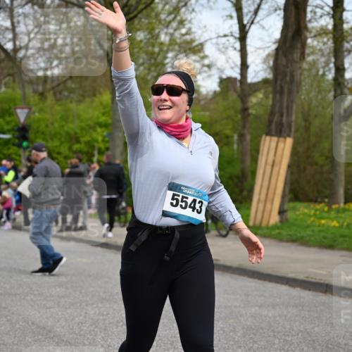 12.04.2026 - 45. Internationalen Wilhelmsburger Insellauf J. Mangold http://msf.ph/oto/9517084 12.04.2026 13:20:45 Ziel 4224, 4954, 5258, 3284, 2469, 4305, 2013, 3233, 5230, 3766, 4103, 4341, 5633, 5633, 4284, 4293, 5543, 2363, 2101, 4417, 3552, 3551, 3552, 3551, 2333, 4018, 5716, 4319, 5297 meine-sportfotos.de