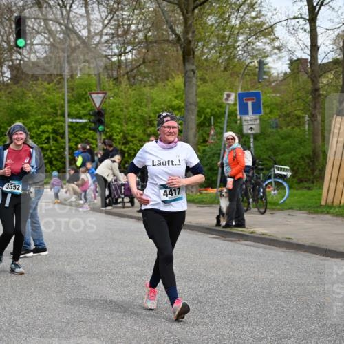 12.04.2026 - 45. Internationalen Wilhelmsburger Insellauf J. Mangold http://msf.ph/oto/9517094 12.04.2026 13:20:47 Ziel 5258, 3284, 2469, 4305, 2013, 3233, 5230, 3766, 4103, 4341, 5633, 4284, 4293, 4293, 5543, 2363, 2101, 4417, 3552, 3551, 2333, 2333, 4018, 5716, 4319, 5297, 4878, 5484 meine-sportfotos.de